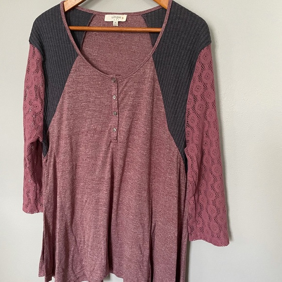 3/$25! Umgee Lace Sleeve Mauve Top - Picture 2 of 7